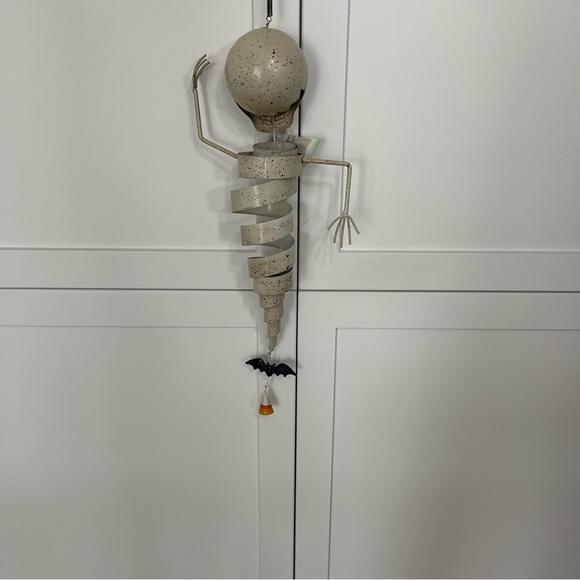 Happy Skeleton bouncy Door Decoration glow in the dark bow tie - Picture 6 of 9